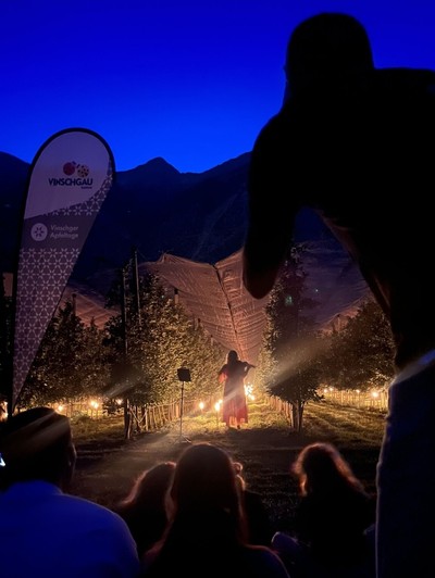 La serata finale tra i meleti